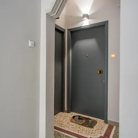 With Parking 라리사