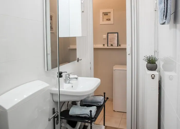 With Parking * Larissa